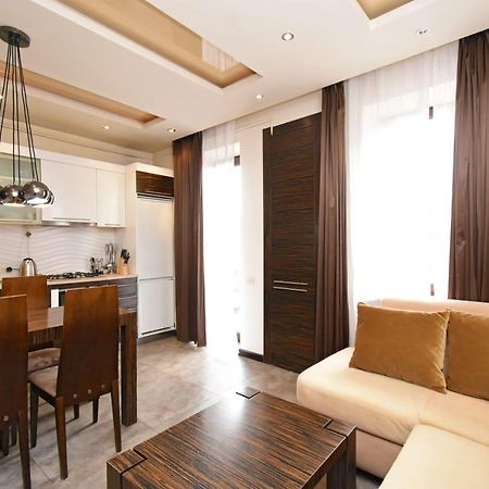 Galaxy Inn Luxury Hostel In Center Yerevan Exterior photo