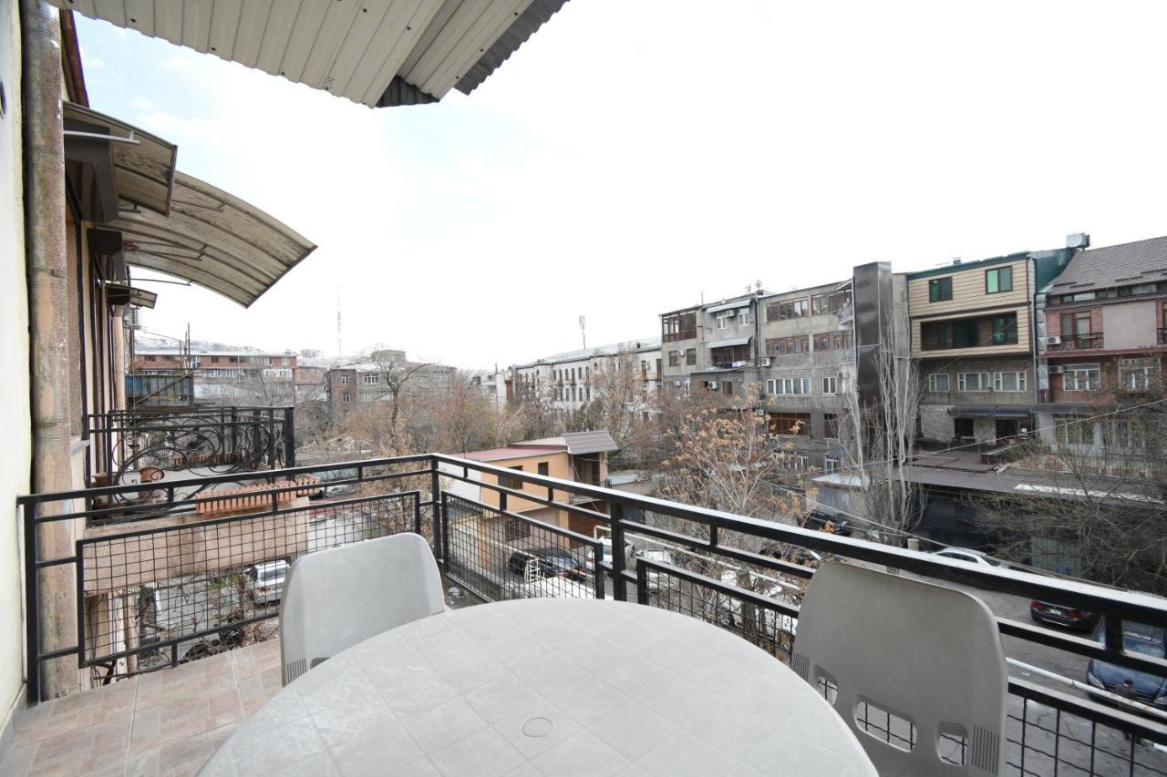 Galaxy Inn Luxury Hostel In Center Yerevan Exterior photo