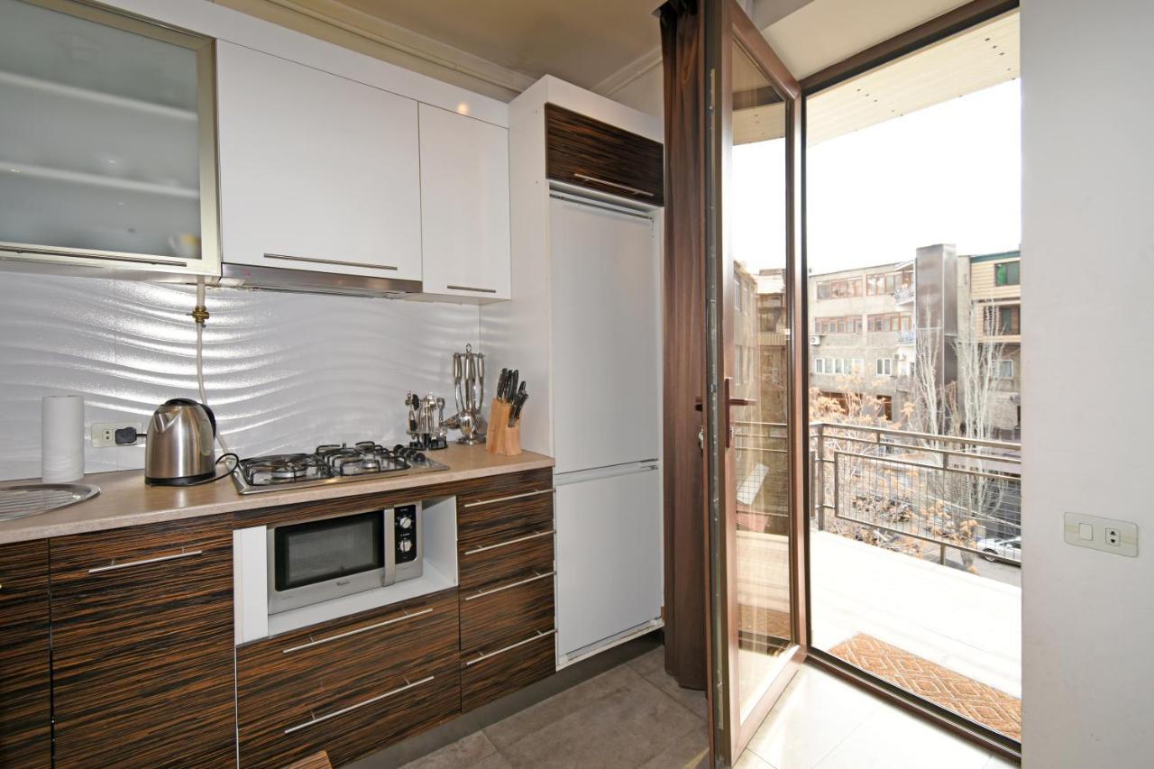 Galaxy Inn Luxury Hostel In Center Yerevan Exterior photo