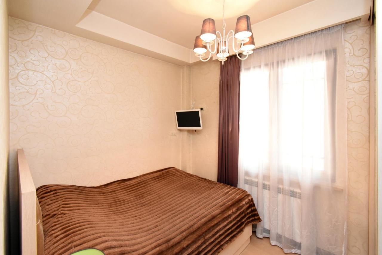 Galaxy Inn Luxury Hostel In Center Yerevan Exterior photo