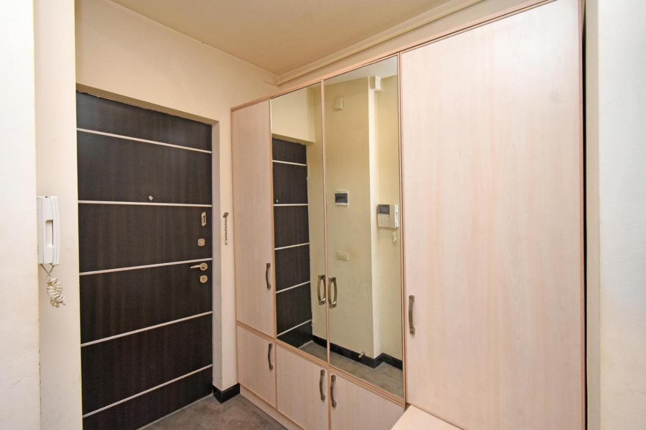 Galaxy Inn Luxury Hostel In Center Yerevan Exterior photo